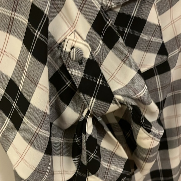 Torrid Harper Pullover Blouse (Women’s 0X) - Picture 8 of 9